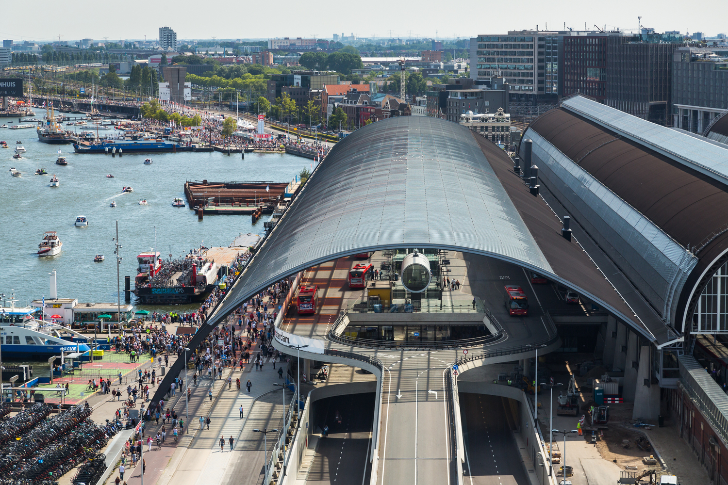 426 Busstation Amsterdam CS 426 N12 medium