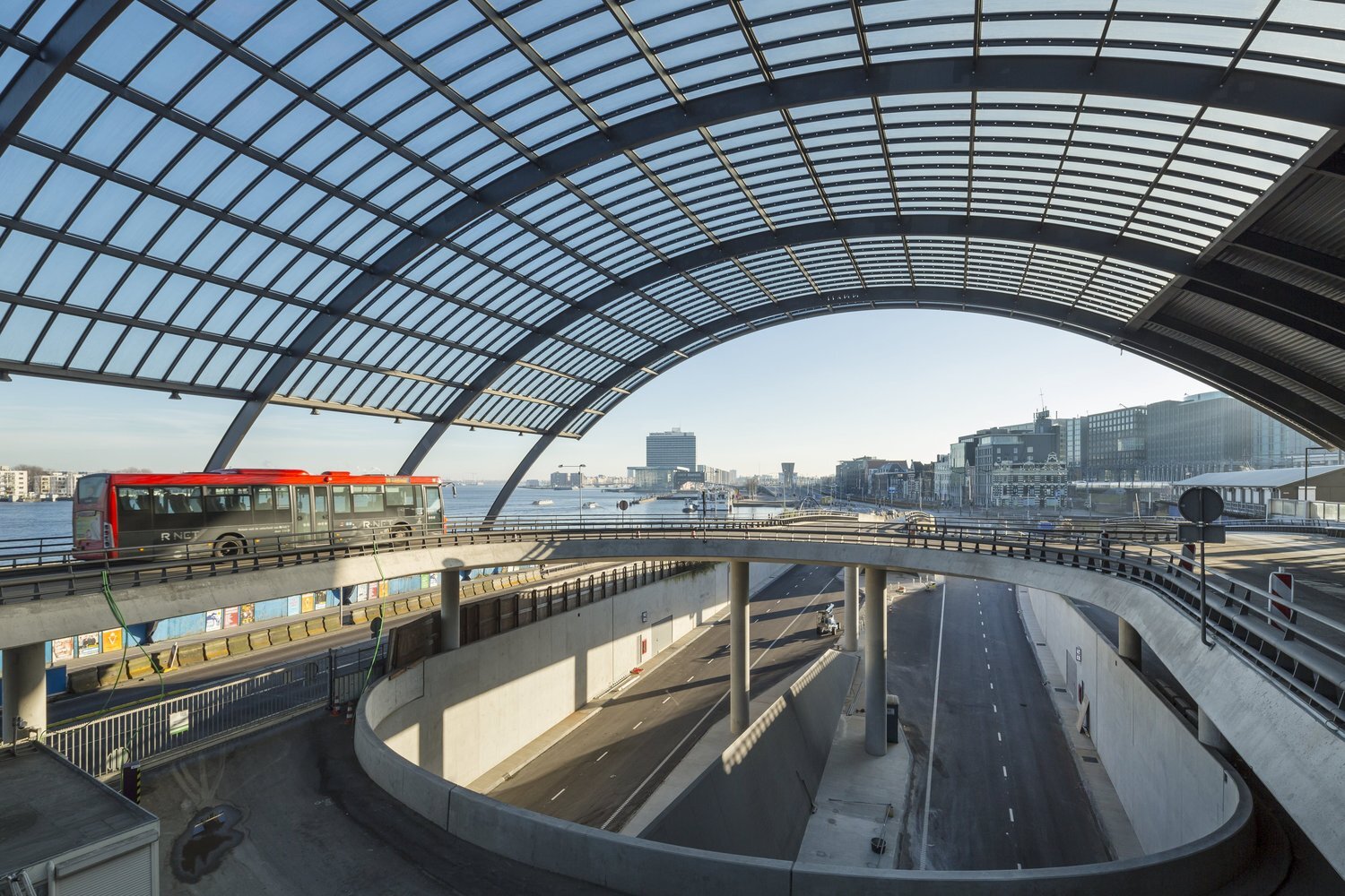427 Kap busstation Amsterdam CS 427 Benthem Crouwel c Jannes Linders N8 medium